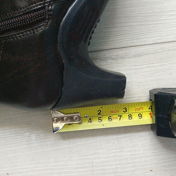 NWOT, AEROSOLES, Lasticity boots - Picture 9 of 13